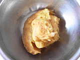 ミキサーでピュレ状にし、好みの硬さになるまで牛乳（豆乳）を加える。