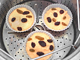 蒸し器で10~15分程度蒸す。蒸し上がって粗熱が取れれば出来上がり！
