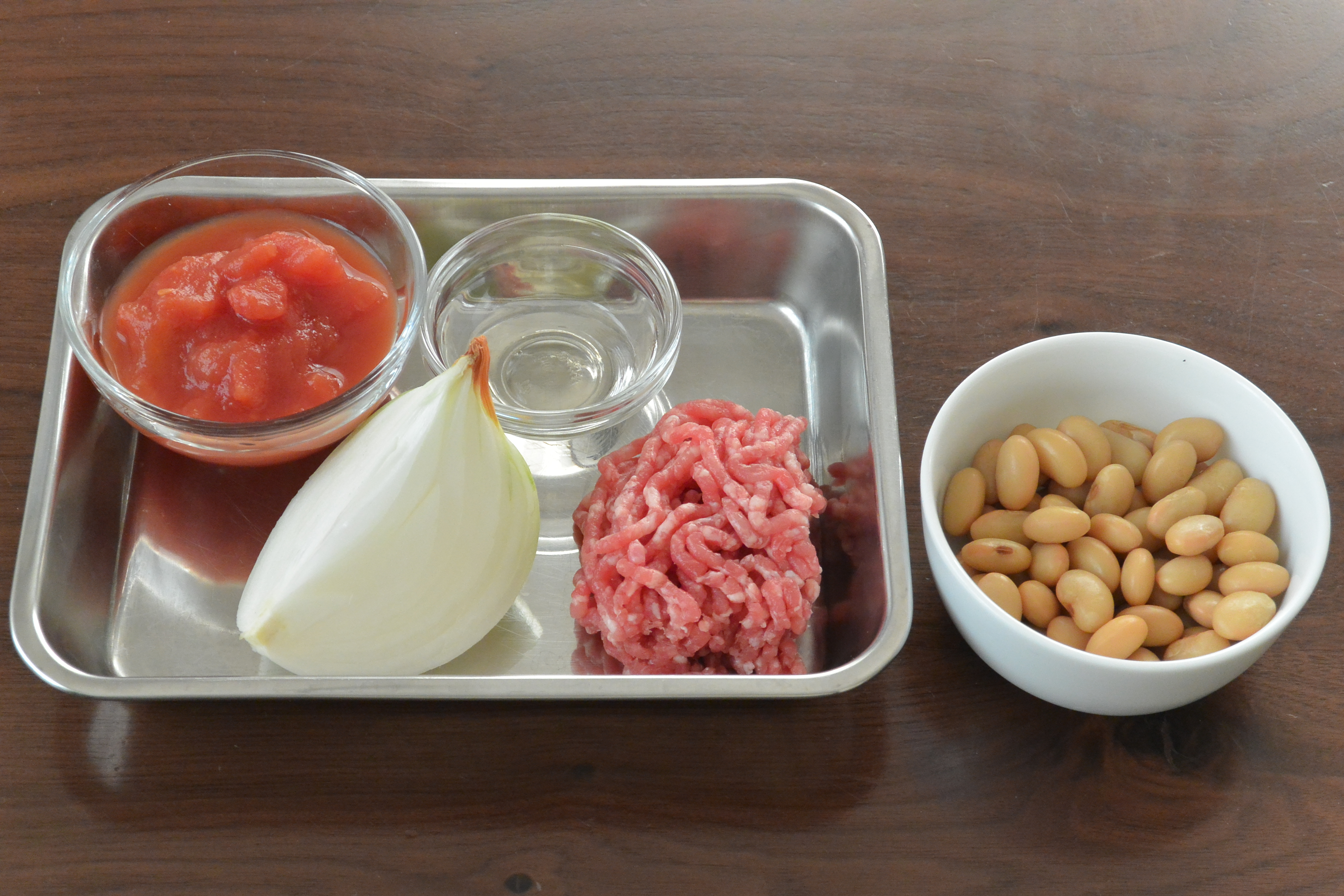 大豆(ゆで)、合びき肉、たまねぎ、サラダ油、トマト缶(カット)